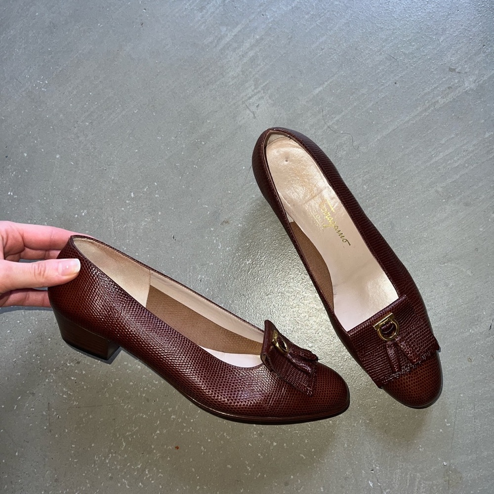 Ferragamo kitten heels made in italy size 7 1/2, best fits a 6 1/2 - 7